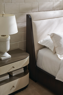 Table de chevet en cannelure crème et doré | Caracole Deep | Meubleluxe.fr