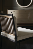 Chaise capitonnée en lin beige | Caracole Athena | OROA.fr
