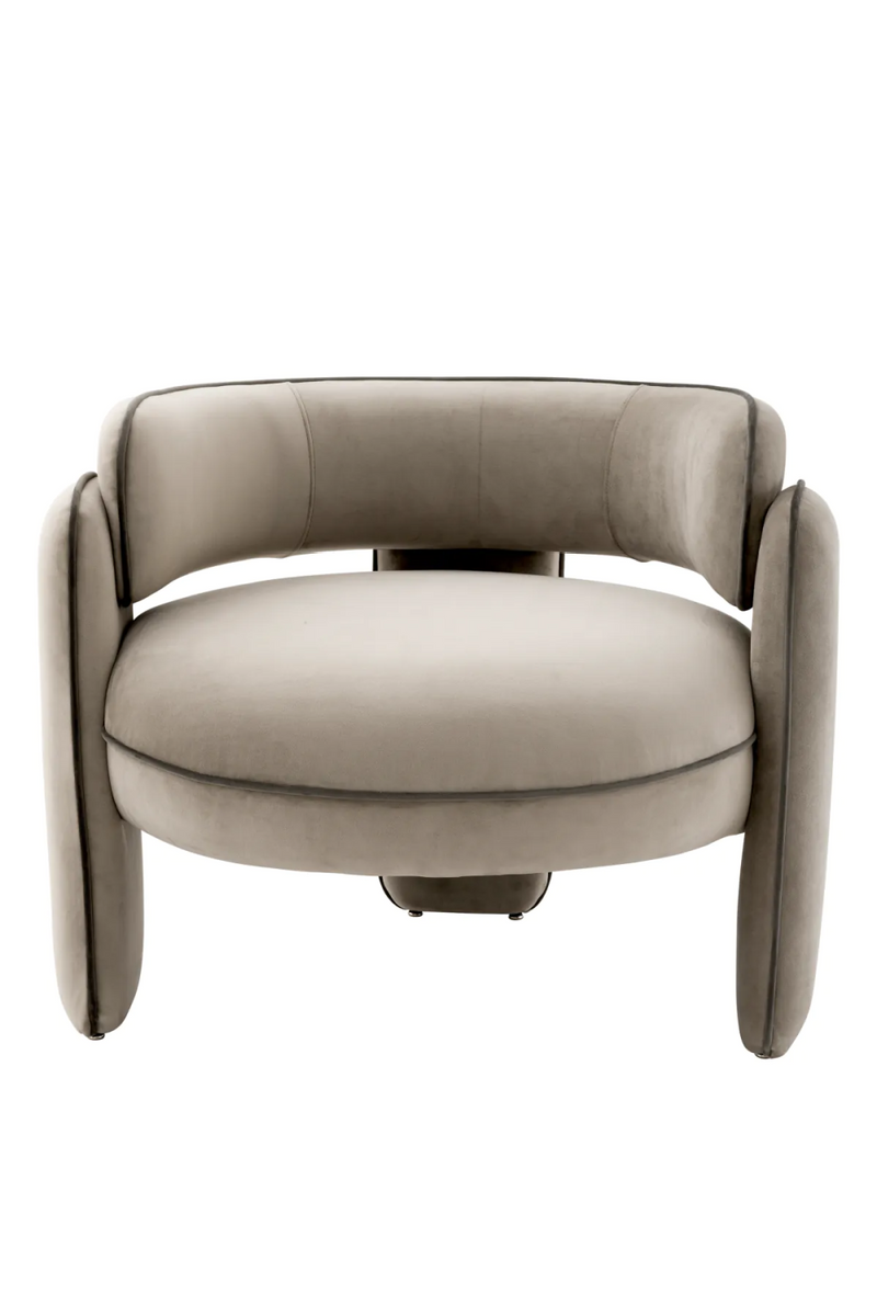 Fauteuil en velours taupe | Eichholtz Chaplin | Meubleluxe.fr