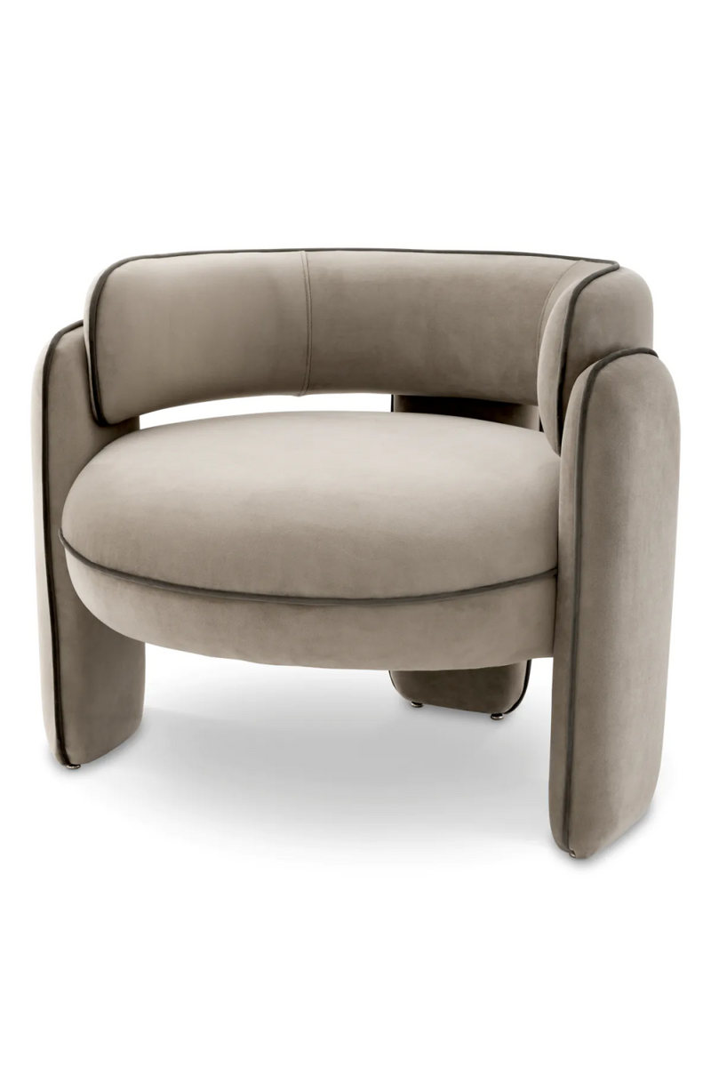 Fauteuil en velours taupe | Eichholtz Chaplin  | Meubleluxe.fr