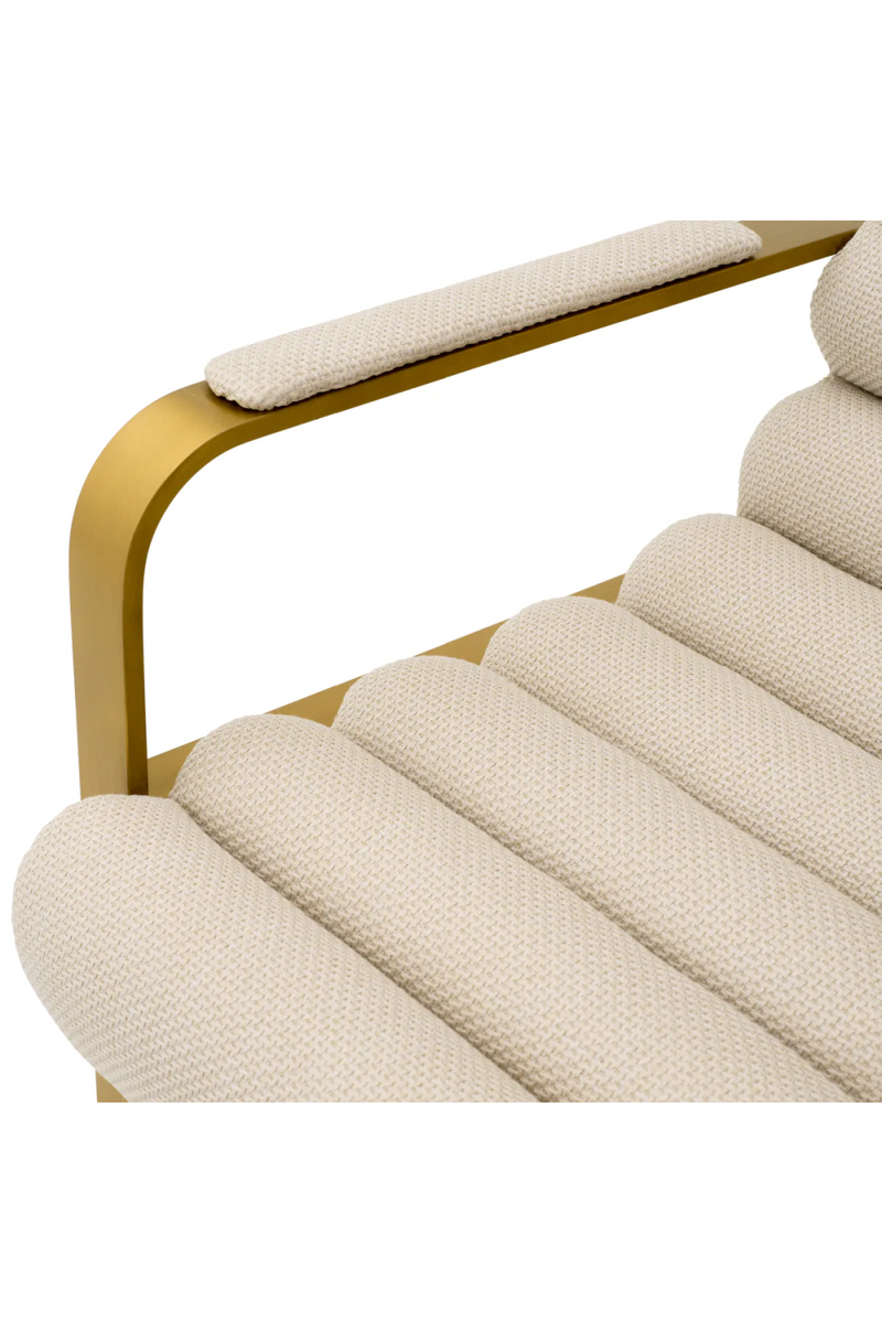 Chaise de bar en laiton brossé et en tissu sable | Eichholtz Olsen | Meubleluxe.fr