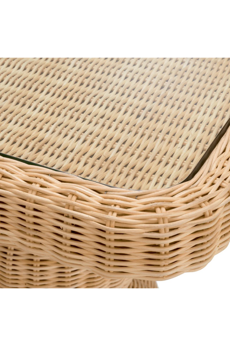 Table d'appoint en rotin naturel avec plateau en cristal | Eichholtz Tiago | Meubleluxe.fr