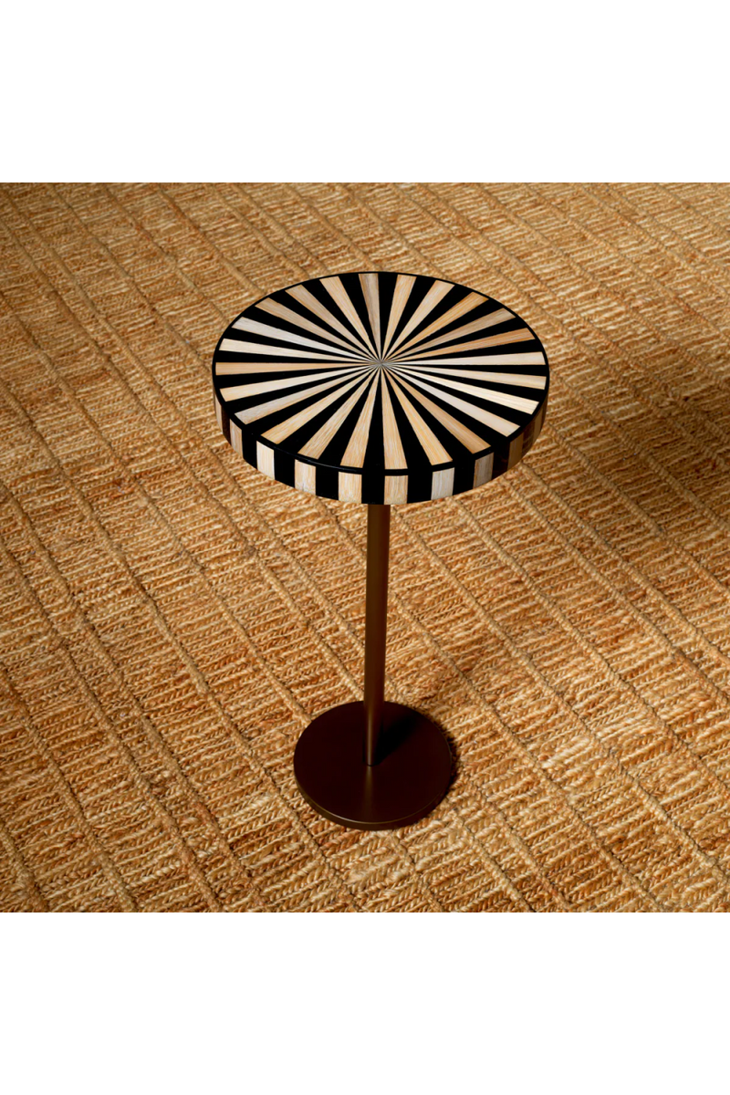 Table d'appoint avec dessus a rayures | Eichholtz Albany | OROA.fr