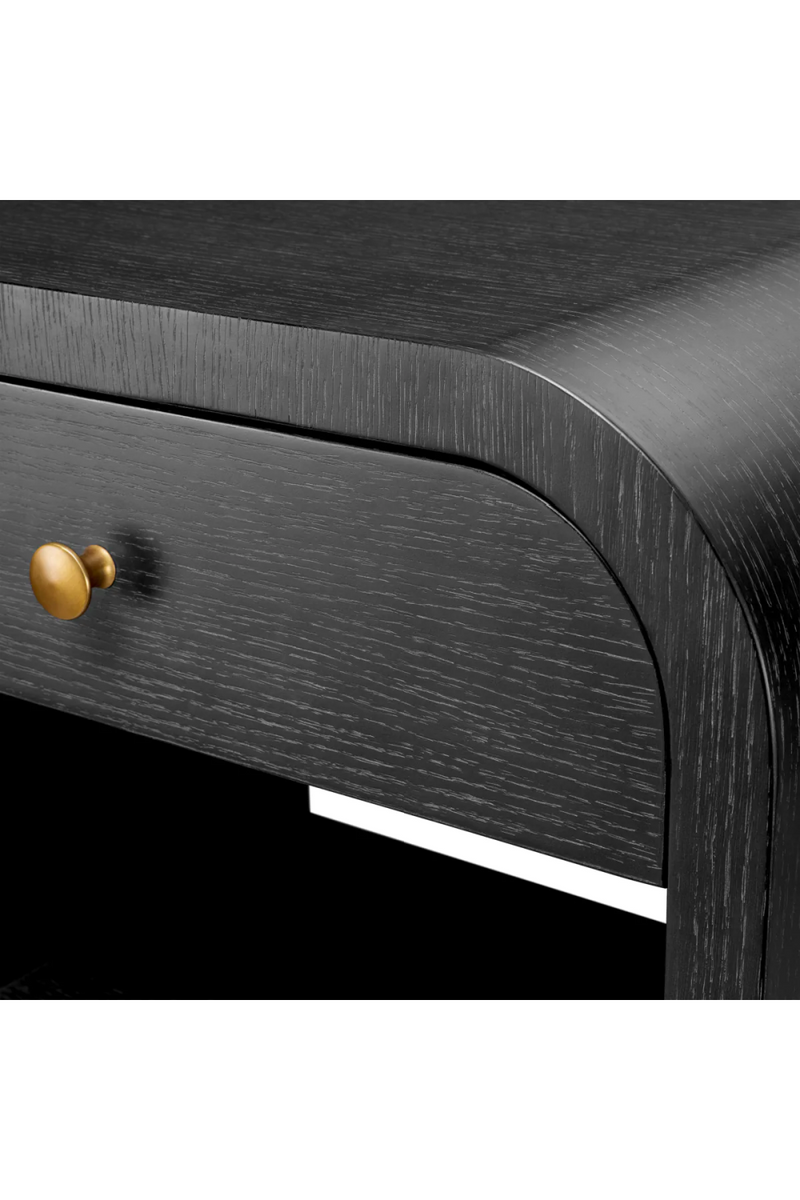 Table de nuit en chêne charbon à 1 tiroir | Eichholtz Rhodes | OROA.fr