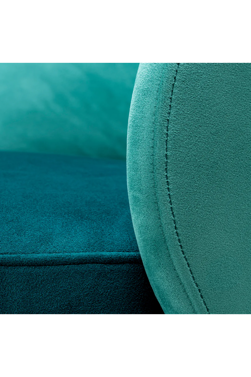 Chaise basse pivotante en velours turquoise | Eichholtz Greer | Meubleluxe.fr