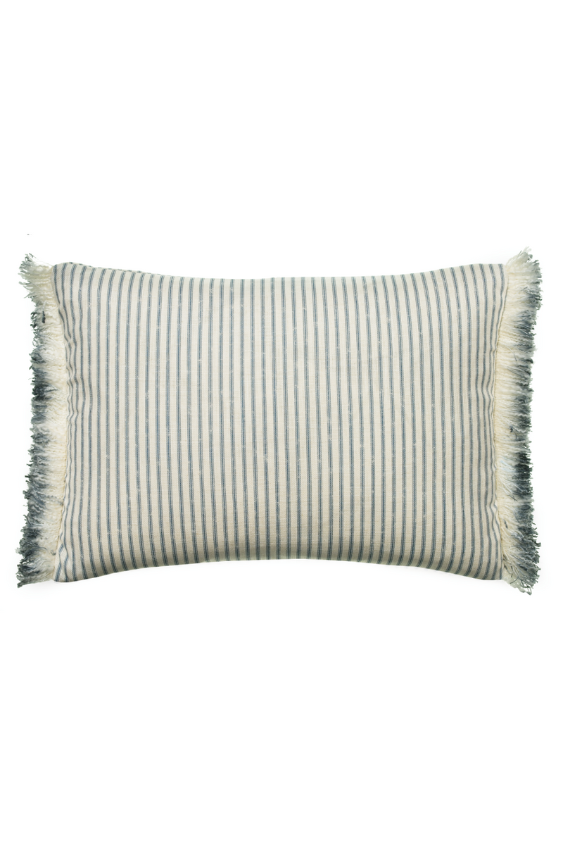 Coussin décoratif Denim à motifs | Andrew Martin Picket Leaf | Meubleluxe.fr