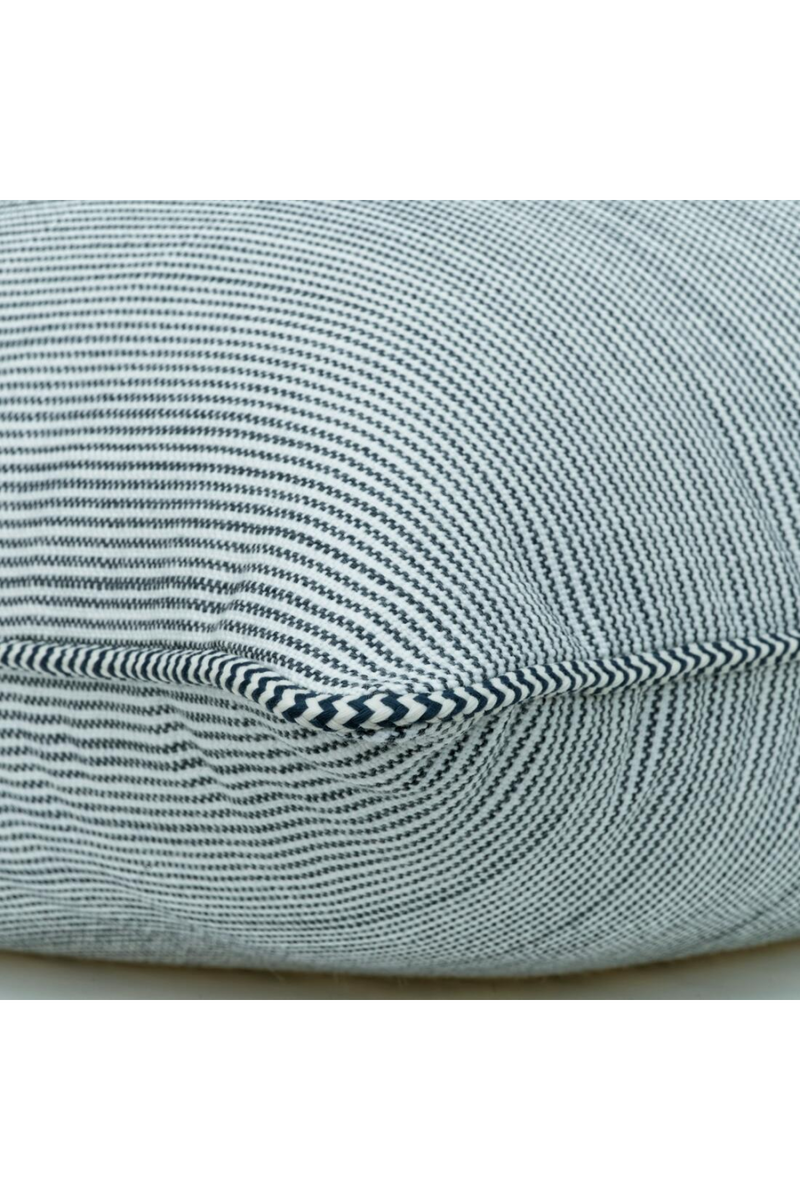 Coussin d'extérieur passepoilé bleu foncé | Andrew Martin Espadrille | OROA.fr