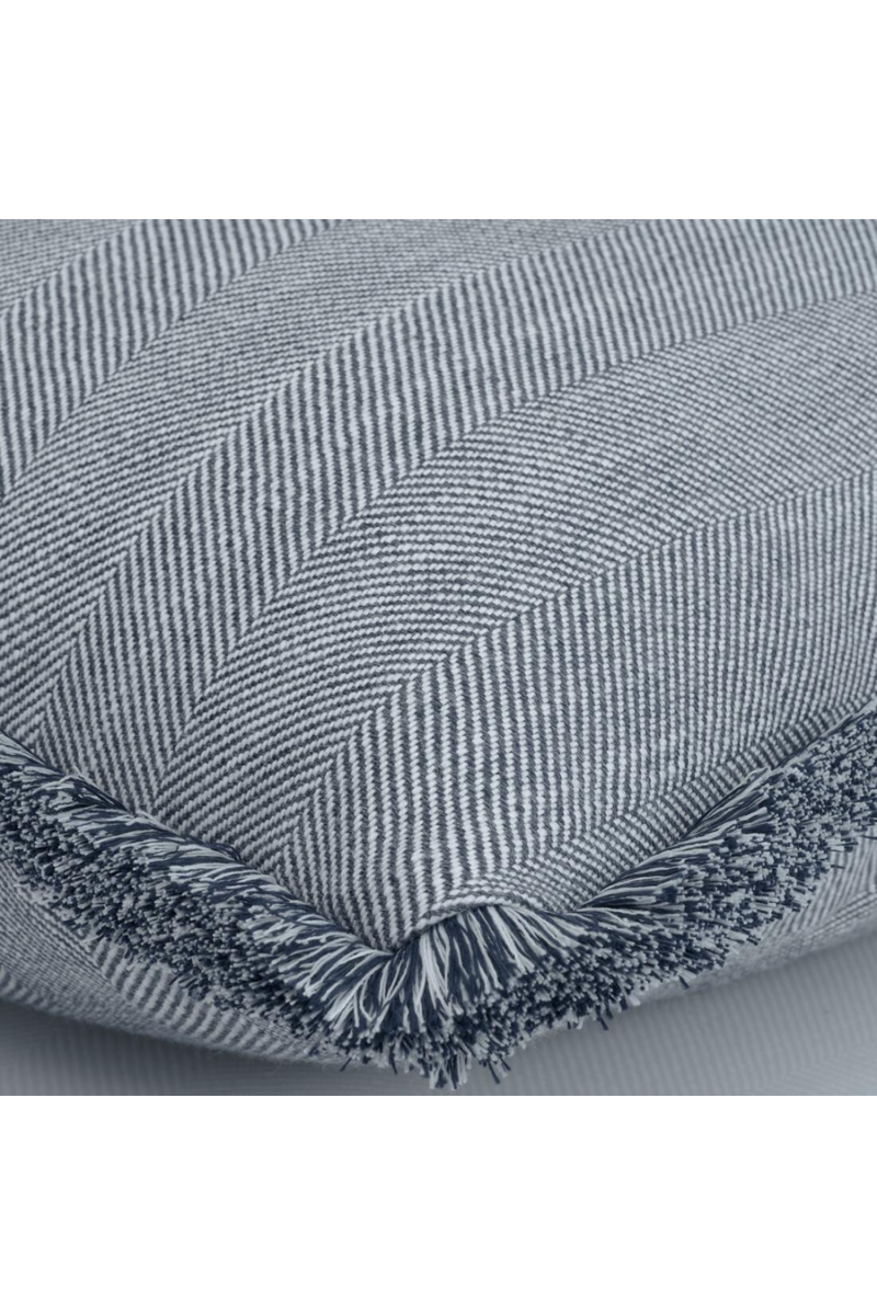 Coussin d'extérieur à chevrons bleu foncé | Andrew Martin Riviera | OROA.fr