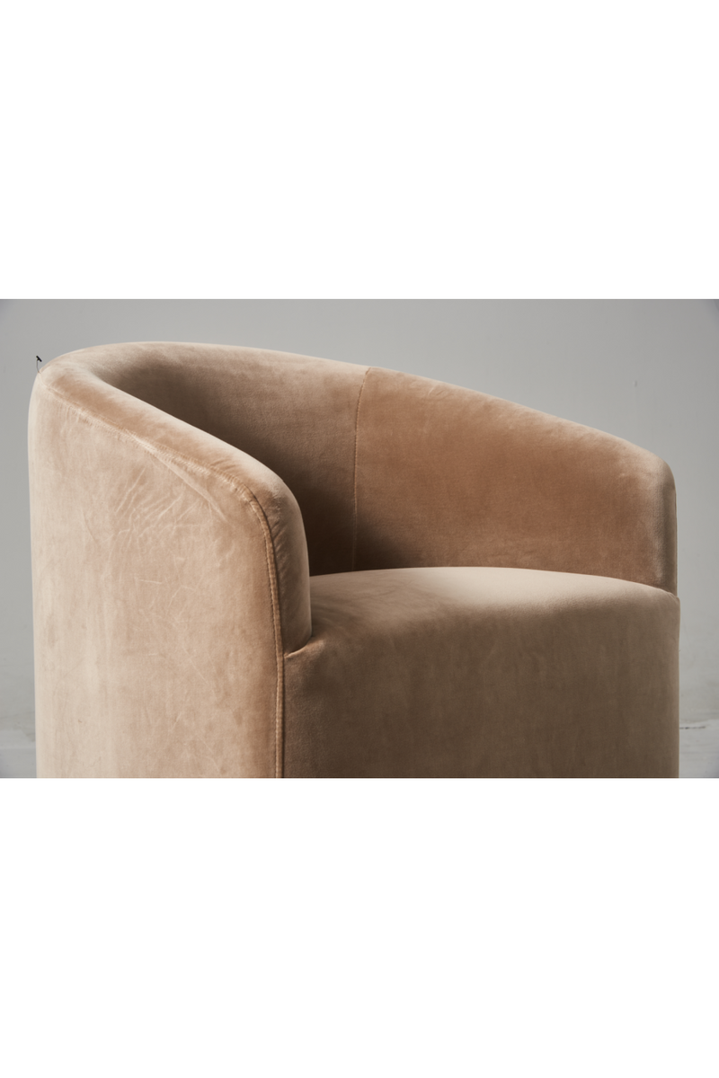 Chaise de salle à manger en velours beige I Andrew Martin Alto | Meubleluxe.fr