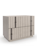 Table de chevet en bois taupe | Andrew Martin Clancy | Meubleluxe.fr