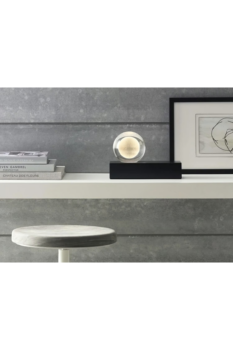 Lampe de Table Sphérique Avec Base en Marbre | Andrew Martin Mina | OROA.fr