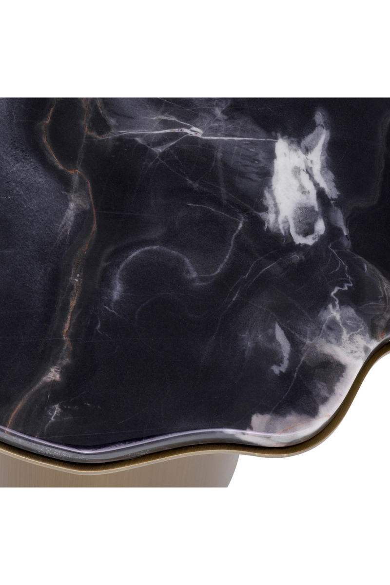 Table d'appoint en laiton et marbre noir | Eichholtz Shapiro | Meubleluxe.fr