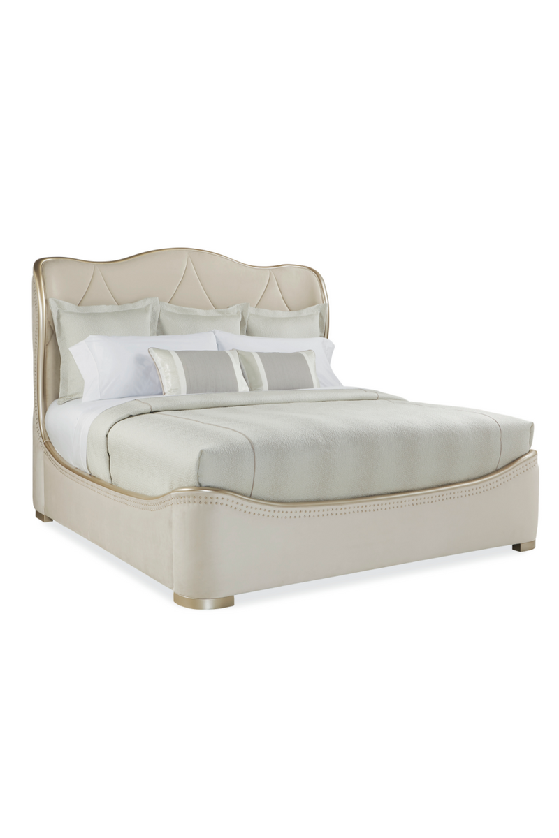 Lit Queen capitonné en velours crème | Caracole Adela | OROA.fr