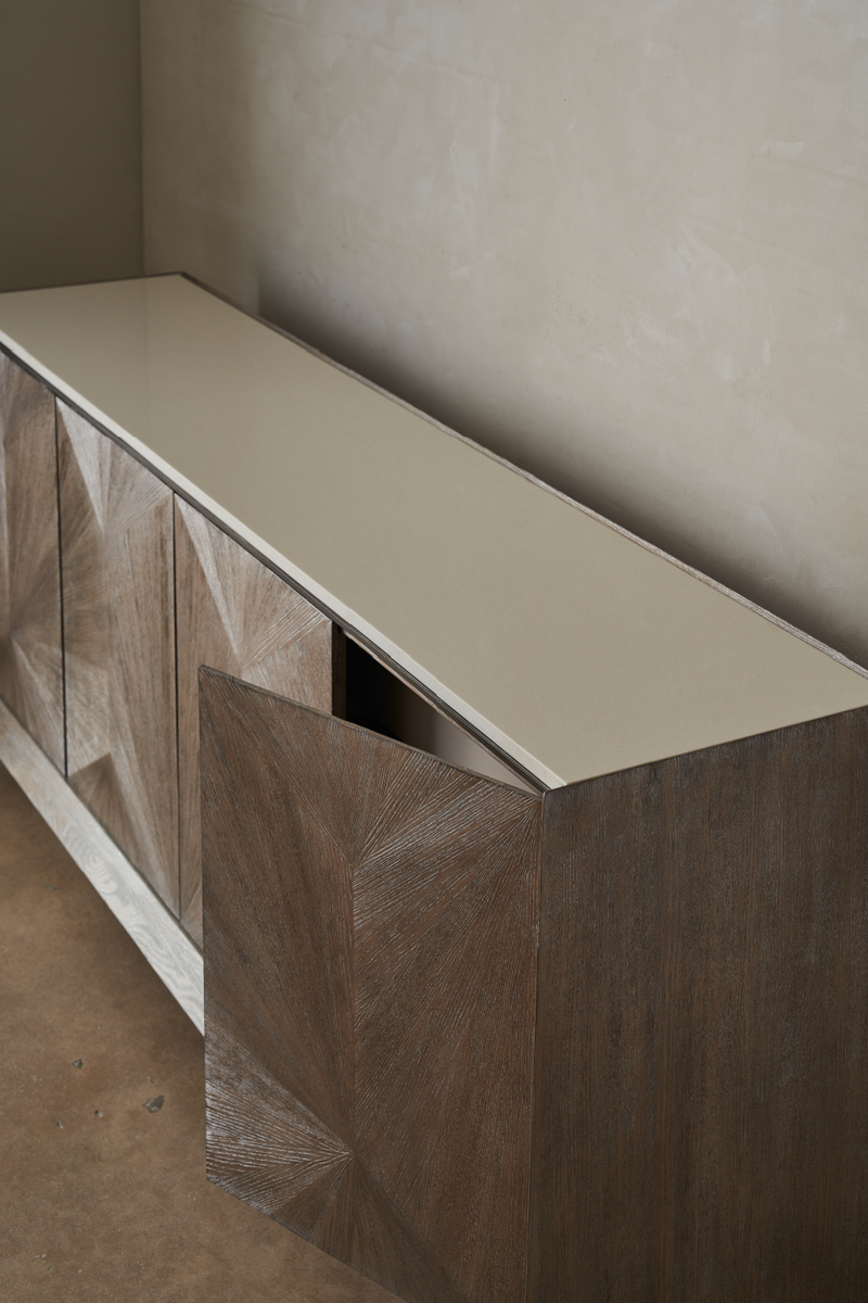 Buffet en bois de frêne et pierre crème | Caracole View | Meubleluxe.fr