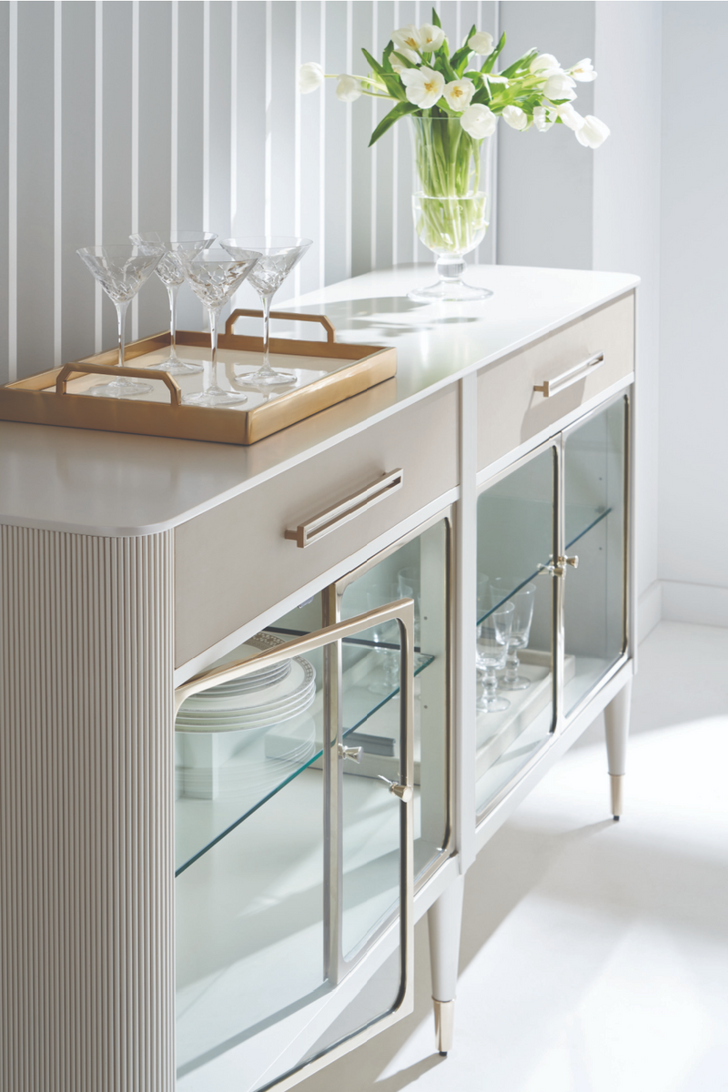 Buffet en bois taupe et en verre | Caracole Love Interest | Meubleluxe.fr
