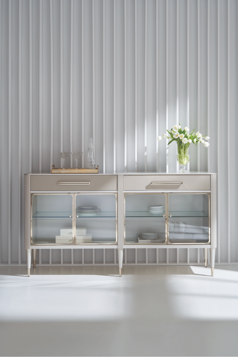 Buffet en bois taupe et en verre | Caracole Love Interest | Meubleluxe.fr