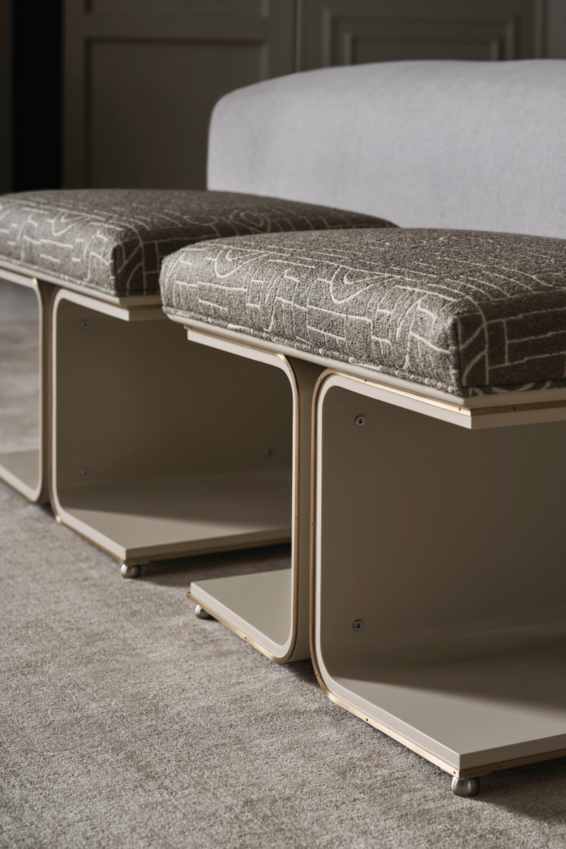 Pouf moderne vert mousse | Caracole Balance Beam | OROA.fr