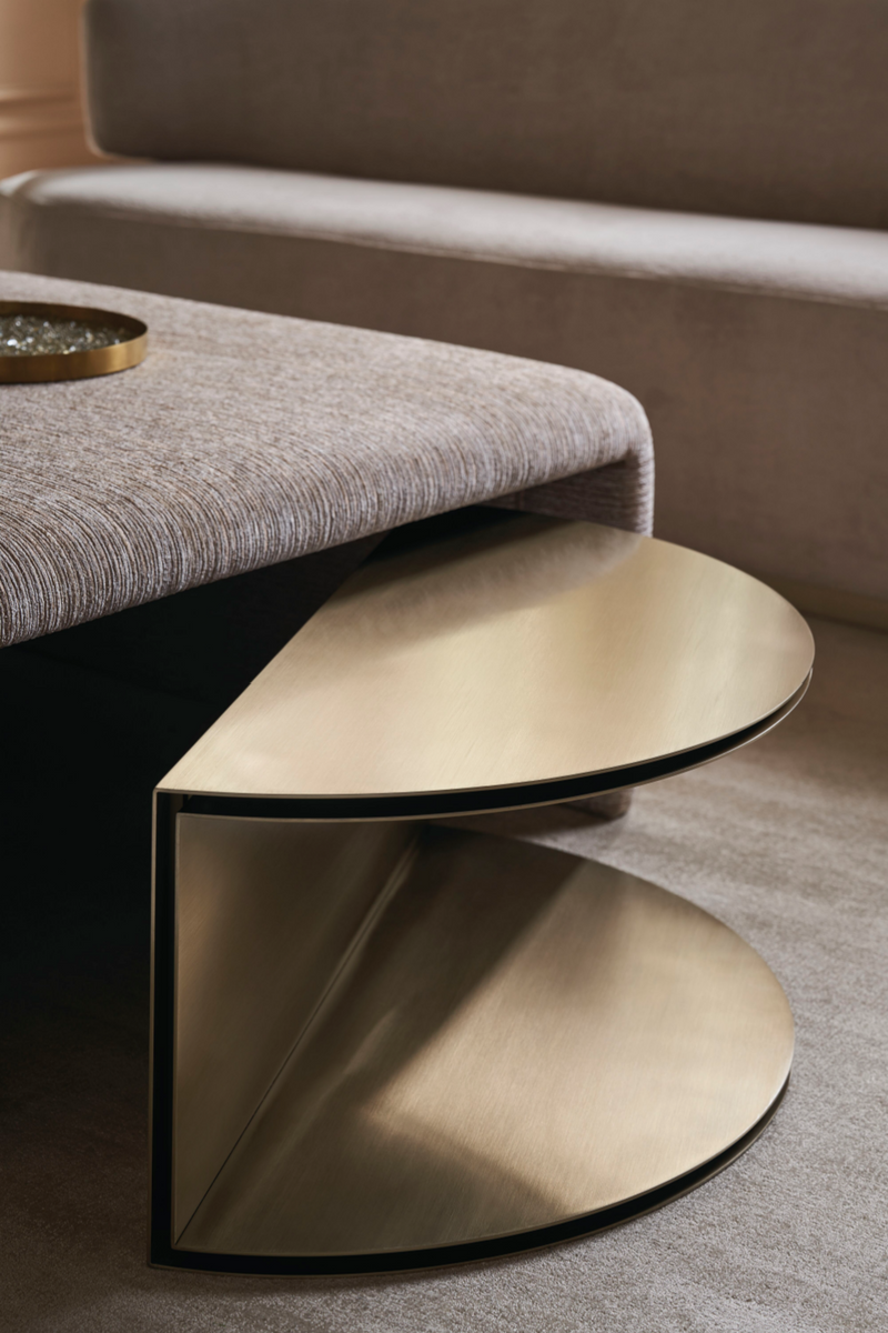 Table basse demi-lune en métal doré | Caracole All Together | Meubleluxe.fr