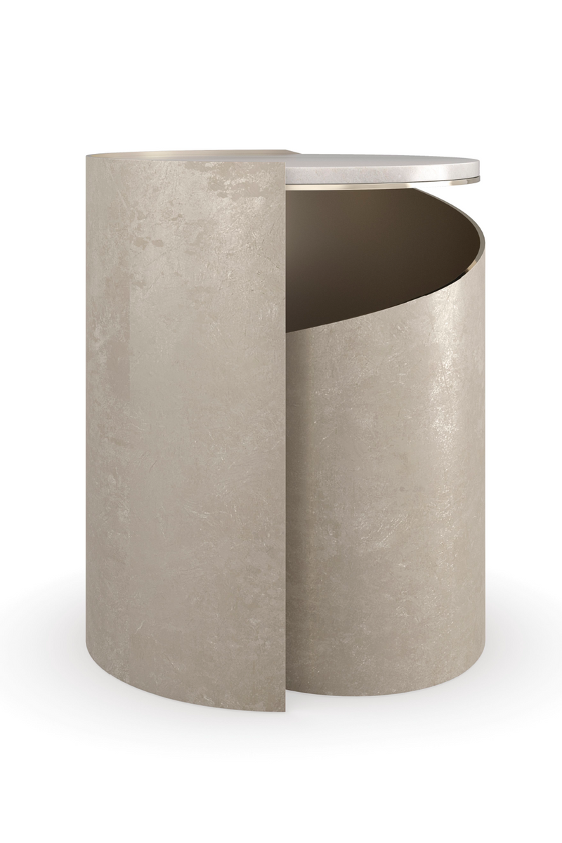 Table d'appoint en pierre et taupe argenté | Caracole Nautilus | Meubleluxe.fr