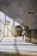 Chaise de salle à manger tapissée beige | Caracole Apollo | OROA.fr