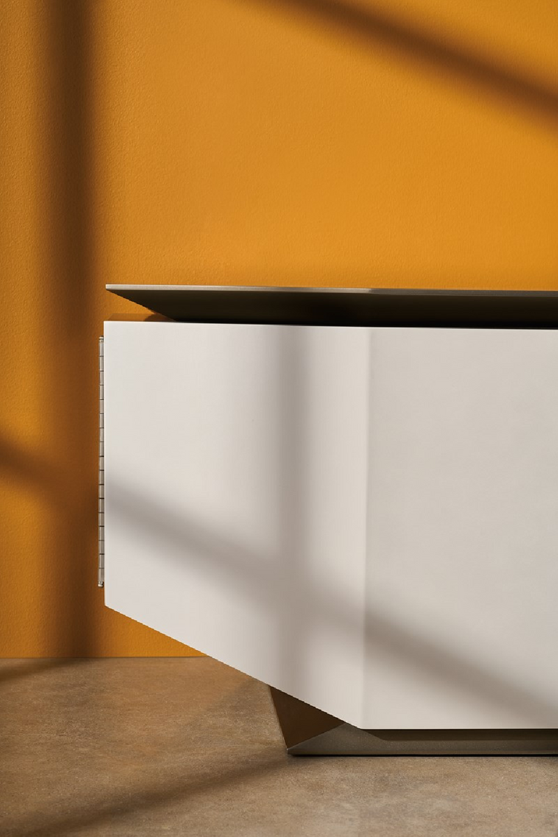 Meuble multimedia moderne metallise | Caracole Axis | OROA.fr