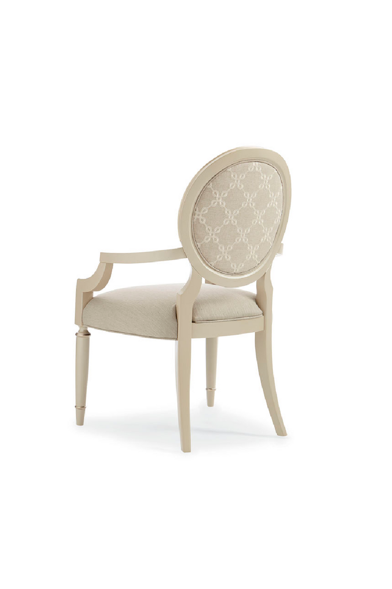 Chaise classique de salle à manger en tissu beige | Caracole Chitter Chatter | Meubleluxe.fr