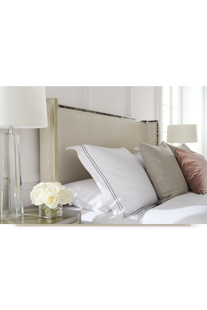 Lit California King capitonné en tissu crème | Caracole Dream Big | OROA.fr