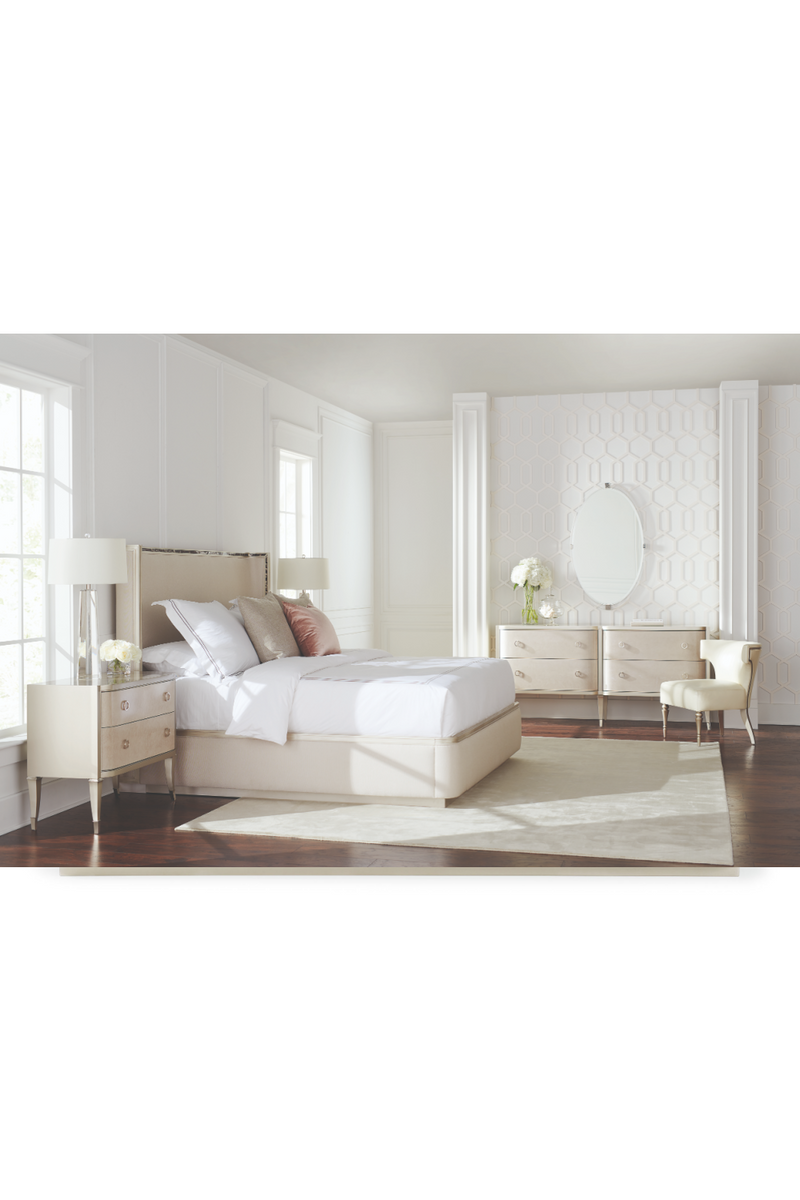 Lit California King capitonné en tissu crème | Caracole Dream Big | OROA.fr