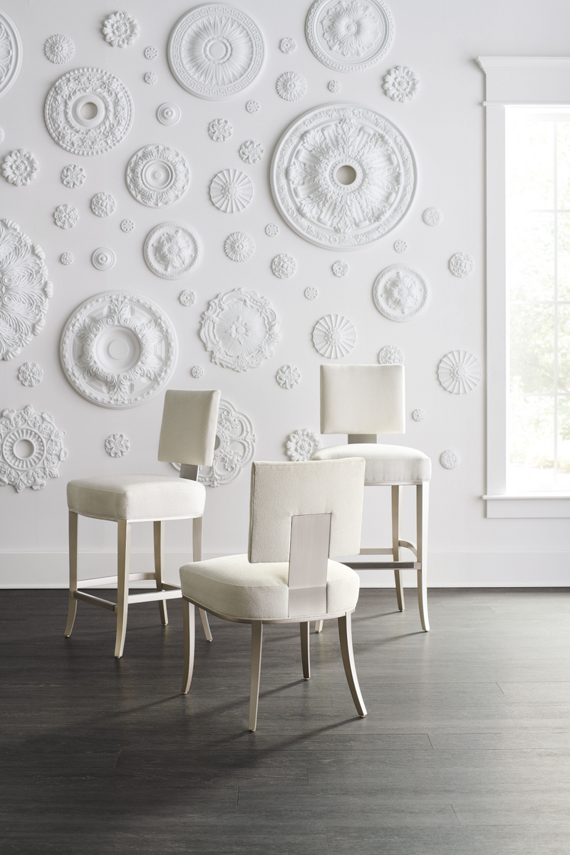 Tabouret de bar aux teintes neutres | Caracole Places Réservées | Meubleluxe.fr