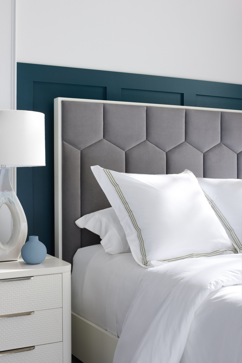 Lit California King gris en nid d'abeille tufté | Caracole Honey I'm Home | OROA.fr