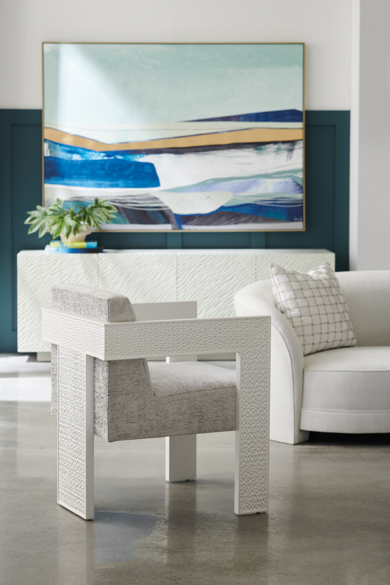 Meuble TV en bois d'érable taupe mat | Caracole Charm | Meubleluxe.fr