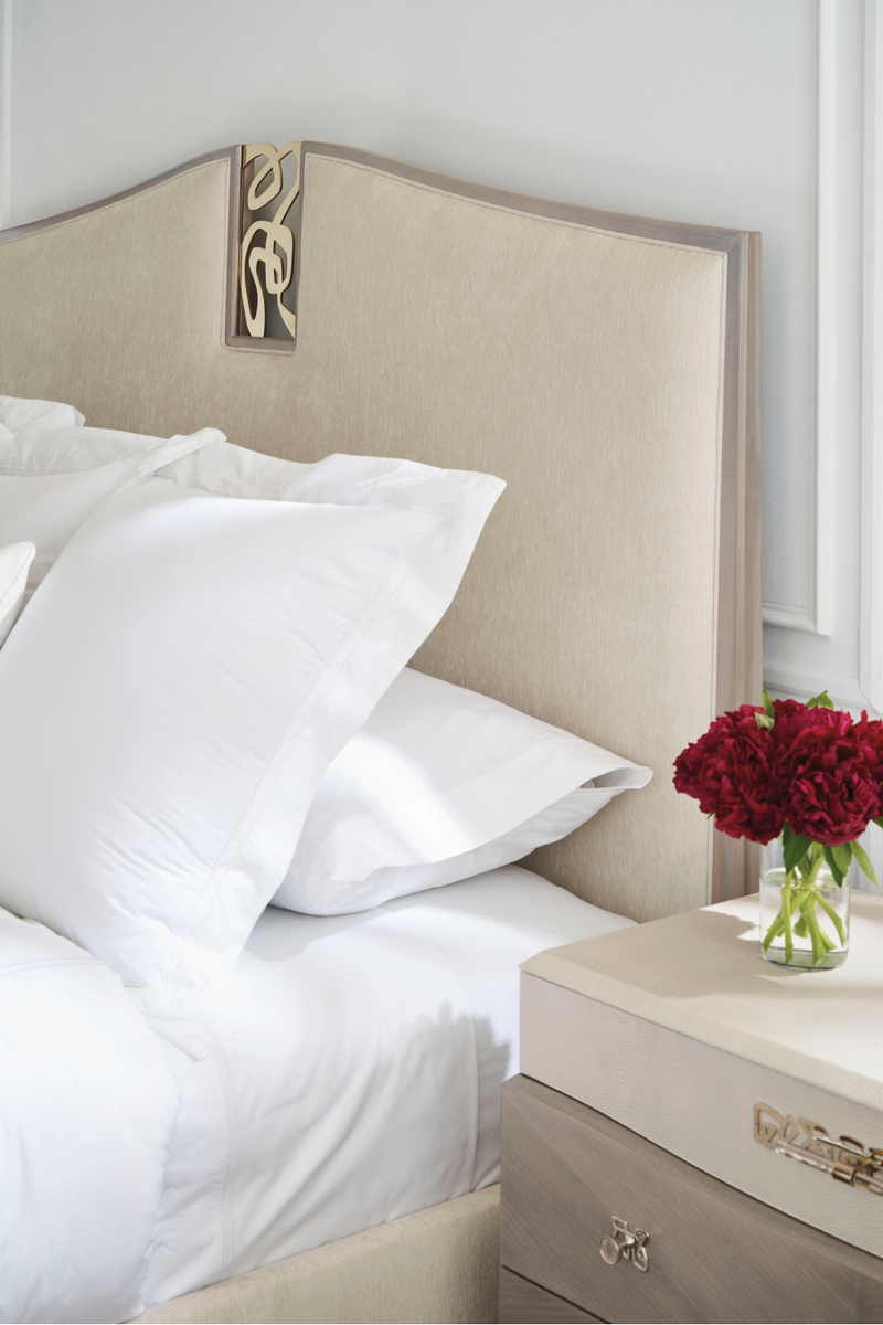 Lit Queen Moderne en Chenille Crème | Caracole Crescendo | Oroa.fr