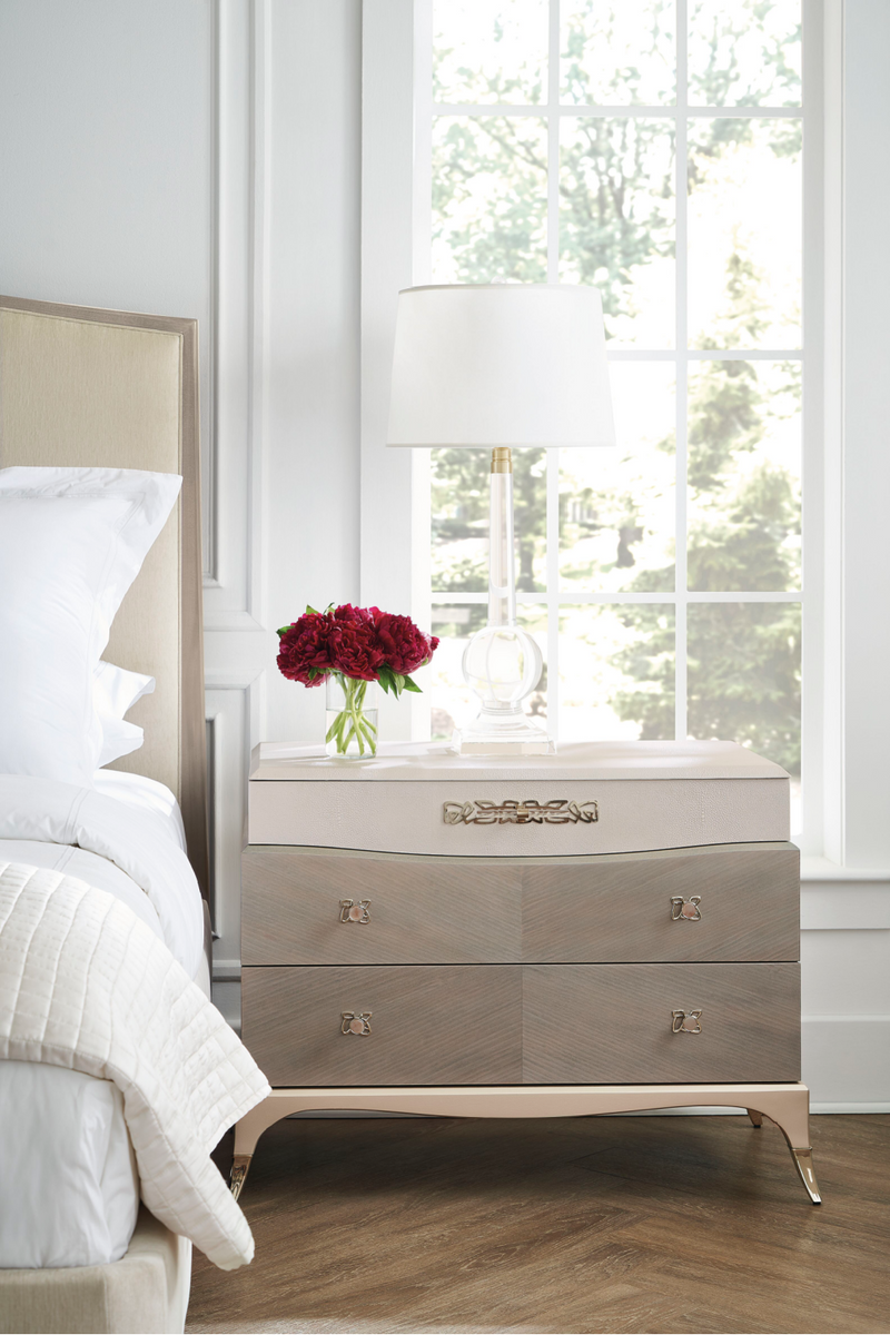 Lit Queen Moderne en Chenille Crème | Caracole Crescendo | Oroa.fr