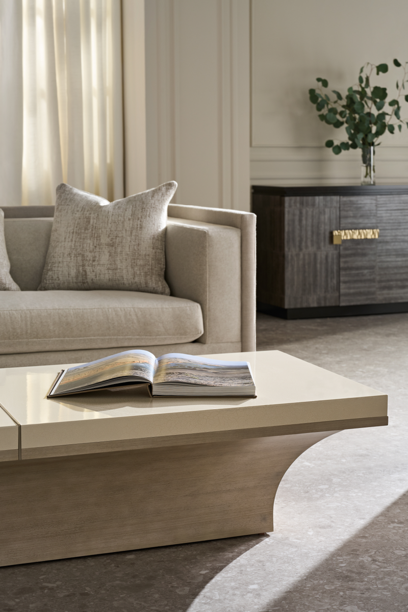Table basse en bois ornée de finitions dorées | Caracole Full Break | OROA.fr