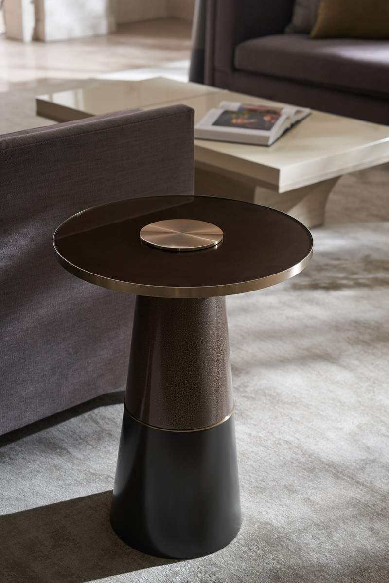 Table basse en bois ornée de finitions dorées | Caracole Full Break | OROA.fr