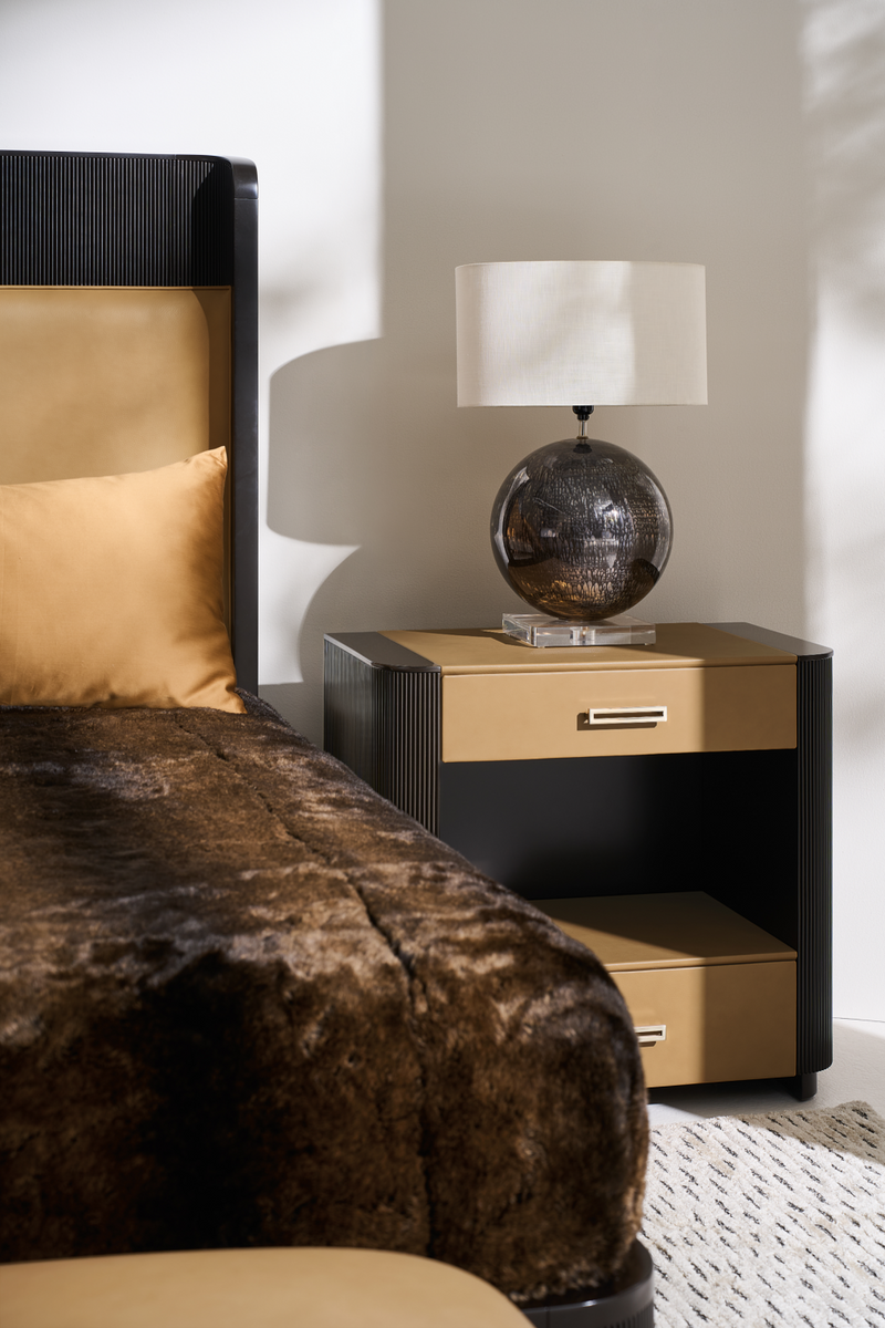 Table de Nuit à 2 Tiroirs avec Côtés Cannelés L | Caracole Love-Ly! | OROA.fr