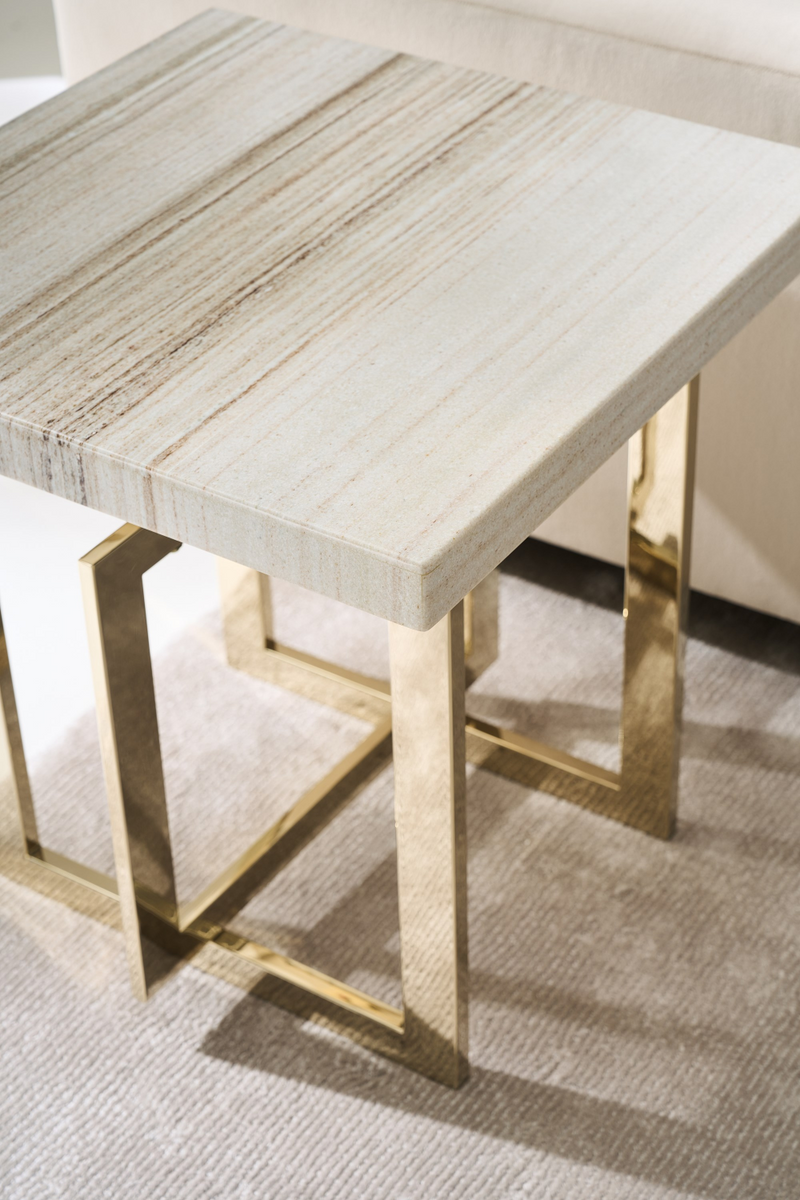 Table d’appoint avec base dorée géométrique | Caracole Wish You Were Here | OROA.fr
