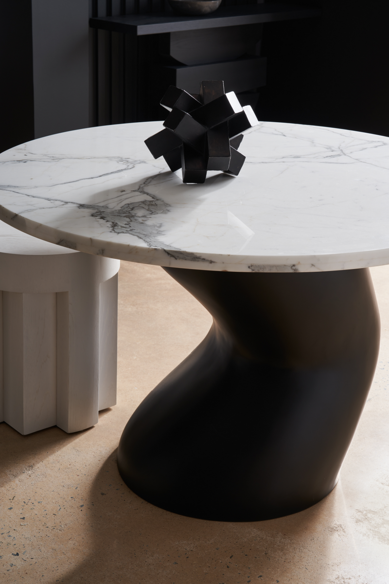 Table de salle à manger avec base ondulée noire | Caracole Jose | OROA.fr