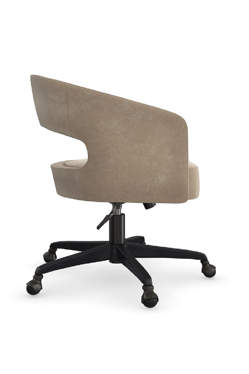 Chaise pivotante en suède à dossier ouvert | Caracole Blythe | OROA.fr