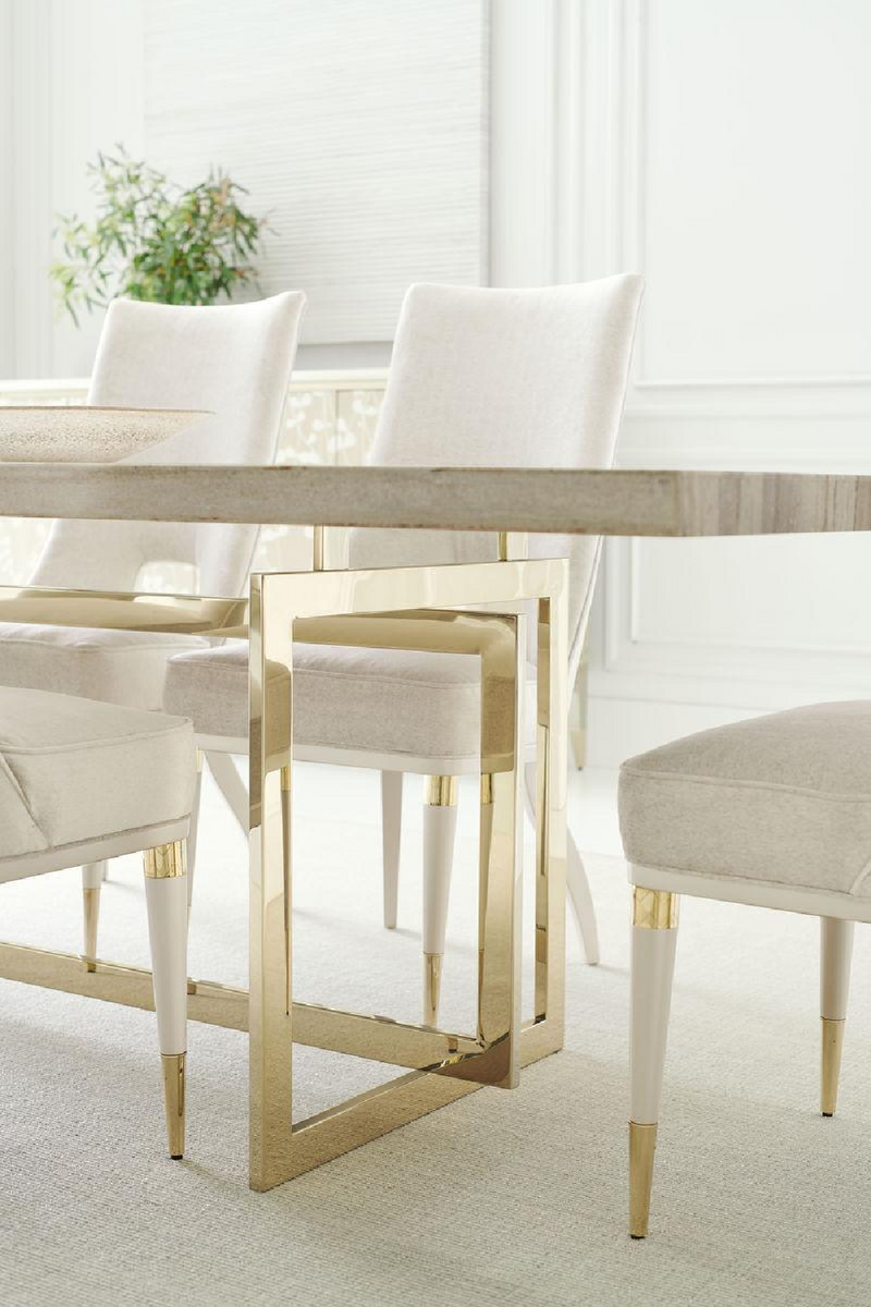 Chaise de salle à manger en tissu blanc écru | Caracole Honour | Meubleluxe.fr