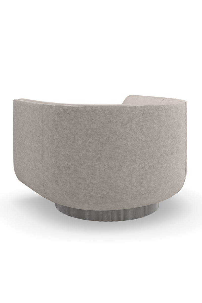 Fauteuil lounge pivotant en velours taupe | Caracole Clipper | OROA.fr