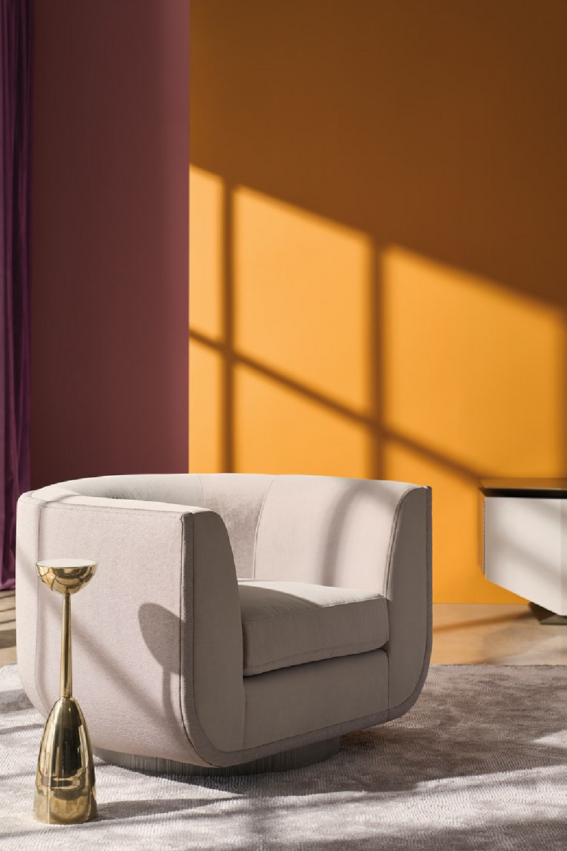 Fauteuil lounge pivotant en velours taupe | Caracole Clipper | OROA.fr