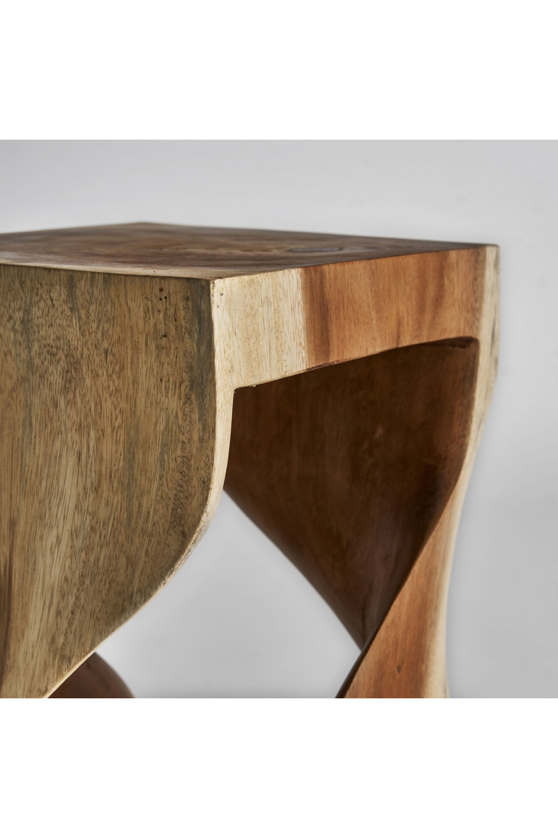 Table d'appoint sculptée en bois d'acacia | Vical Home Maun | OROA.fr