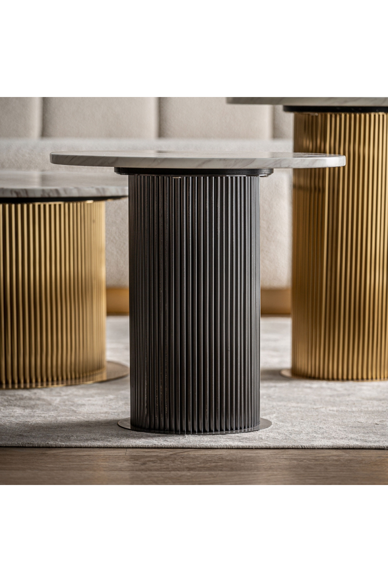 Table d'appoint à piédestal cannelé noir | Vical Home Coen | OROA.fr