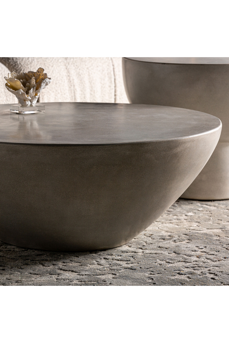 Table basse en forme de bol en ciment gris | Vical Home Telfs | OROA.fr