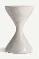 Table de bar en ciment en forme de sablier | Vical Home Telfs | OROA.fr