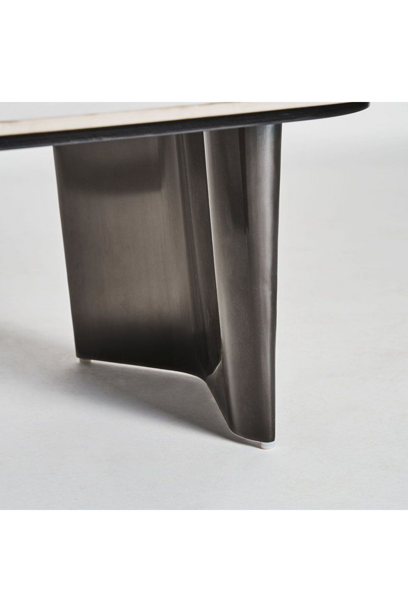 Table basse asymétrique en porcelaine grise | Vical Home Kalvatn | OROA.fr