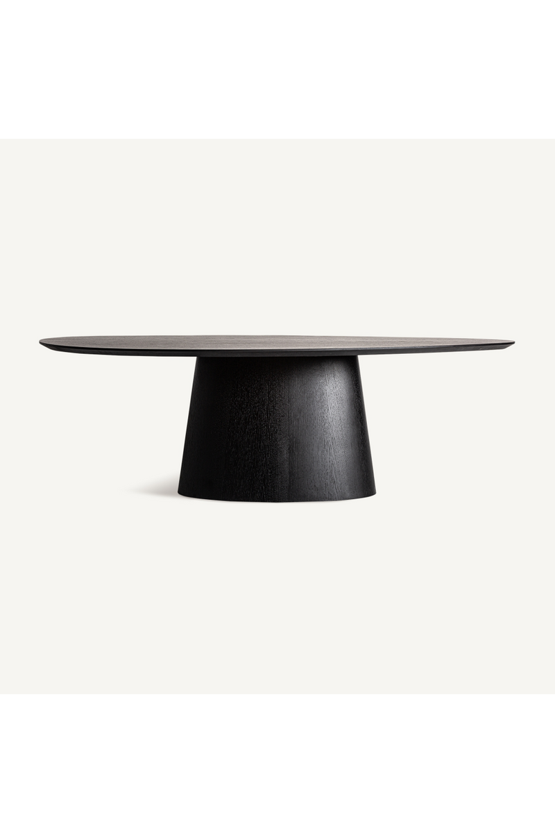 Table de salle à manger ovale en chêne noir | Vical Home Weggis | OROA.fr