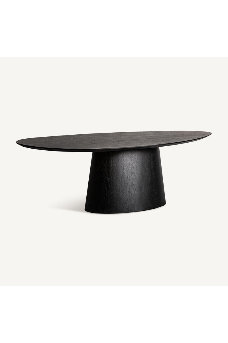 Table de salle à manger ovale en chêne noir | Vical Home Weggis | OROA.fr