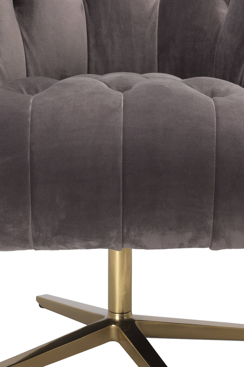 Fauteuil pivotant gris matelassé | Eichholtz Gardner | Meubleluxe.fr